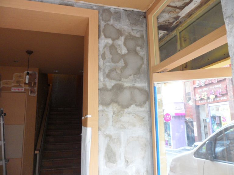 충남 아산시 온천동  상가건물 2층 화장실 2개소 탄성작업 사진입니다 