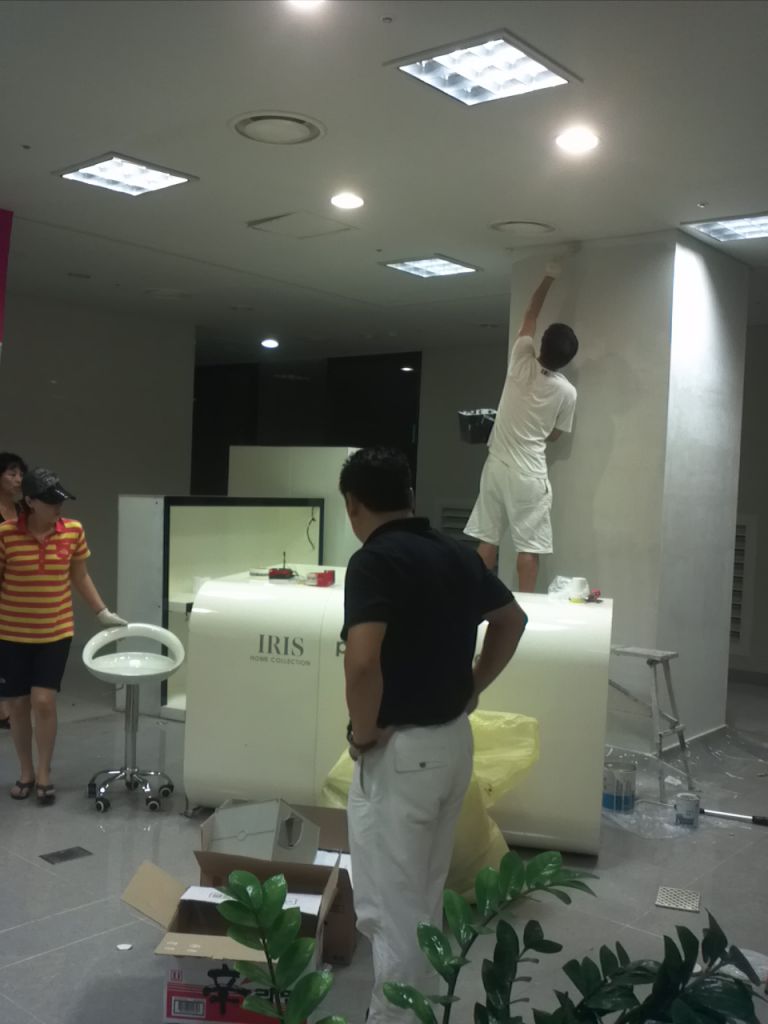 서울 송파 가든파이브 8층 아는지인상가 수성칠 하고 왔습니다.....